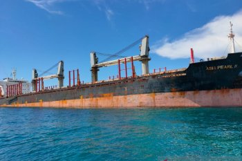 Kapal berbendera Singapura bawa 30.000 ton gula pasir impor kandas di perairan Belitung