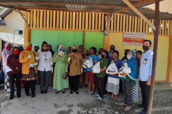 Karyawan PNM kumpulkan dan bagikan 25.000 paket sembako bersama Baznas