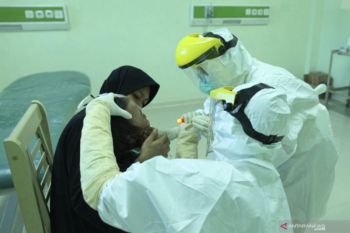 Tes swab istri MA  hasilnya negatif