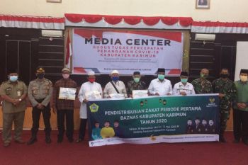 Baznas Karimun salurkan dana zakat Rp476 jutadi tengah pandemi COVID-19
