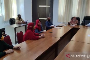 DPRD Kolaka terima aduan warga pemegang KKS belum menerima bantuan