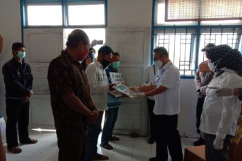 Karena temuan ada warga tidak berhak menerima, penyaluran BLT Kemensos di Pasbar ditunda