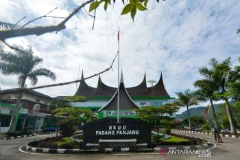 Pascaditutup akibat 13 tenaga kesehatan positif COVID-19, RSUD Padang Panjang kembali buka pelayanan