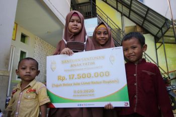 Pertamina memberikan santunan panti asuhan di perbatasan Sulut