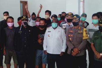 Pemkab Paniai salurkan bantuan dana untuk mahasiswa terdampak pandemi COVID-19
