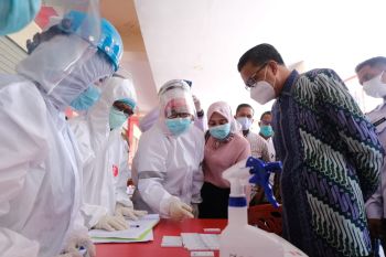 Gubernur Sulsel tinjau lokasi rapid test massal COVID-19
