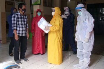 ASN kesehatan keberatan wacana pemotongan  gaji 50 persen