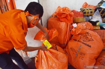 Kiriman paket pos melonjak
