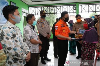 Bupati Bantaeng serahkan BLT-DD di Desa Mappilawing
