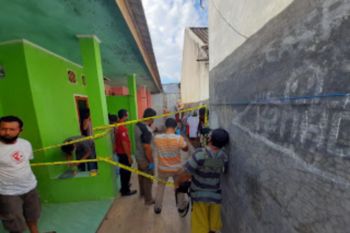 Ditinggal orang tua bekerja ke pasar, bocah 10 tahun ditemukan gantung diri di kos-kosan