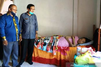Warga Padang Pariaman kumpulkan donasi puluhan juta bantu ibu penderita tumor