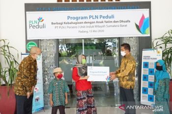 PLN Sumbar berbagi kebahagiaan dengan anak yatim dan dhuafa