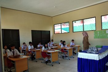 Para orang tua dan wali diingatkan pantau kegiatan belajar siswa di rumah