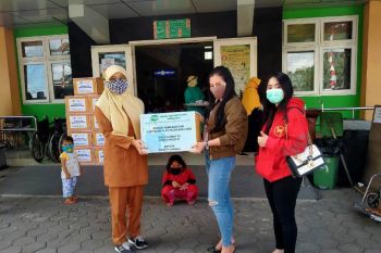 KPF bagikan APD kepada tiga rumah sakit di Yogyakarta