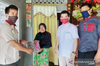 MCCC Agam salurkan masker bagi warga