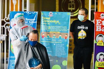 IDI Makassar edukasi warga "cukur"  ikuti protokol COVID-19