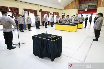 Kapolda terapkan protokol kesehatan COVID-19 saat pimpin sertijab