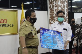 Satgas BUMN Lampung serahkan bantuan APD kepada Gugus Tugas Penanganan COVID-19