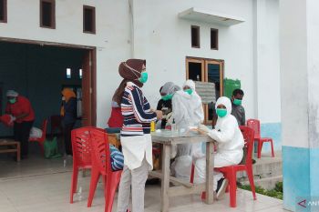 Puluhan warga di Kota Sorong menolak tes cepat COVID-19