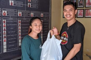 UKM PAL Fakultas Kehutanan Unhas salurkan bantuan pokok untuk warga