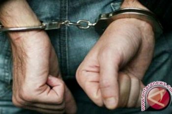 Tiga tersangka korupsi kerja sama media Riau ditahan