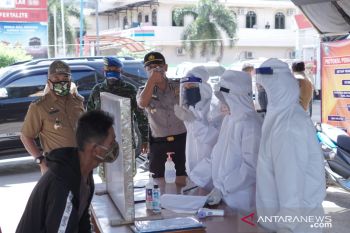 Bupati OKU minta petugas Posko COVID-19 siaga pantau pemudik