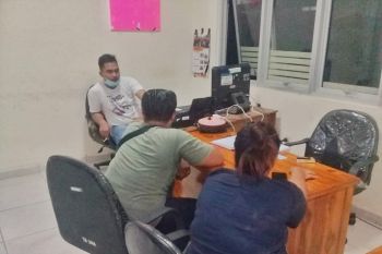 Pesta minuman keras di Bulan Ramadan, tiga wanita dan dua pria diamankan Sat Pol PP Sumbawa Barat