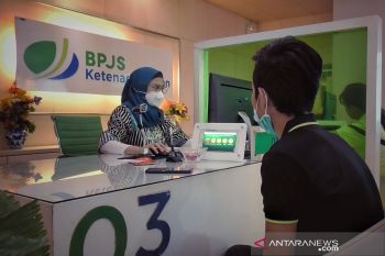 Ratusan warga Batam klaim JHT dampak COVID-19