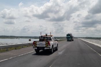 Jalan tol Trans Sumatera didominasi truk dan kendaraan logistik