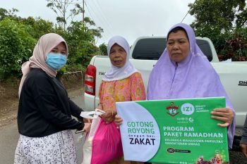 FK Unhas dan IZI salurkan bantuan untuk warga Kabupten Gowa