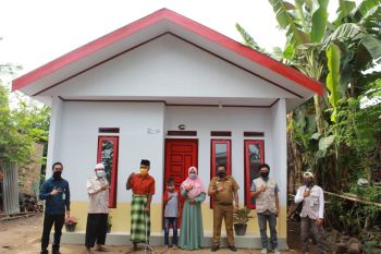 Dua warga Gowa dapat bantuan rumah layak huni dari AMCF