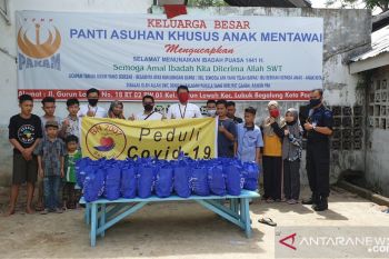 Karyawan Bank Nagari angkatan 2007 gelar pembagian sembako