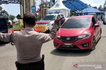 Polisi putar balik ratusan kendaraan pemudik di Bengkulu