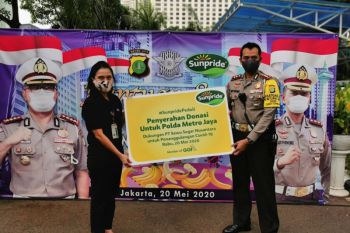 Sunpride serahkan donasi 1,3 ton pisang kepada Dir Lantas Polda Metro Jaya