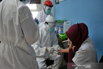 Dua pedagang di pasar Solo dinyatakan reaktif