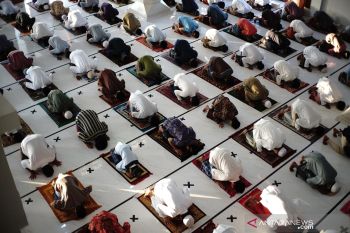 Shalat Idul Fitri di Tengah Pandemi COVID-19