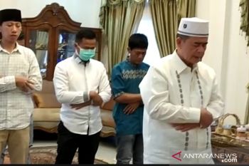 Taati PSBB, Wagub Sumbar shalat Id di rumah dan tak gelar halalbihalal