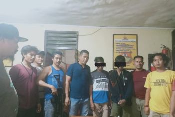 Ancam dan hina institusi Polri lewat medsos sambil pegang senpi, pelajar di Dompu diringkus