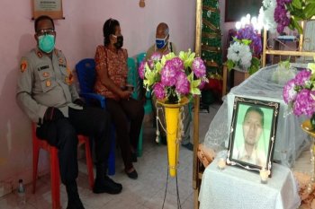 Polda Papua: Kematian JD terjatuh  menghindari penyemprotan tim COVID-19