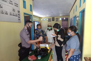 Polres Biak sita minuman berakohol di kios kampung Insrom