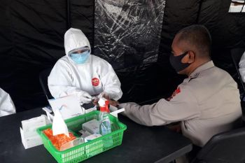 121 personel Polda Papua jalani rapid test  cegah COVID-19 di RS Bhayangkara Jayapura