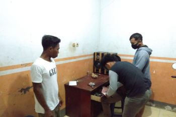 Jadi bandar judi togel online, seorang pengusaha batu bara di Dompu ditangkap polisi