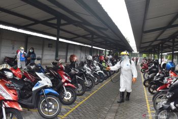 Penyemprotan Disinfektan Pabrik Rokok di Madiun