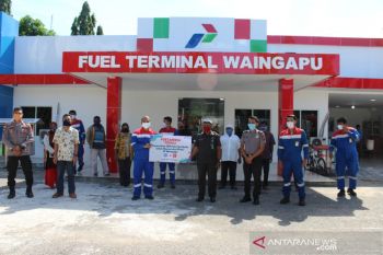Pertamina bagi ratusan paket sembako di NTT