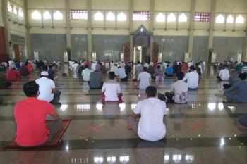 Masjid di Kota Batam mulai gelar Shalat Jumat