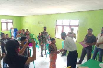 Satgas PAM perbatasan Kodam II Sriwijaya kawal penyaluran BLT