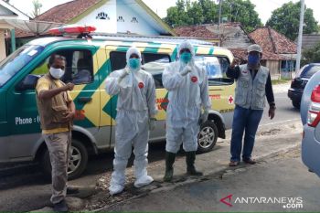 Satu dari 68 awak kapal tambang dinyatakan positif COVID-19