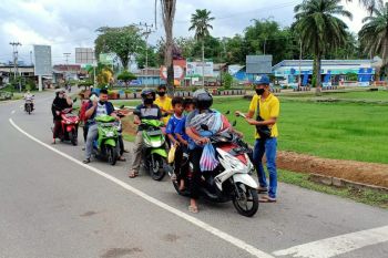 Slide Video: Pembagian masker oleh Relawan Tionghua Singkep bersatu