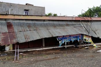 Puting beliung ratakan dua rumah dengan tanah di Mesuji