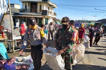 Sambut Hari Pancasila, Polsek Pekat bakti sosial di Pasar Senin